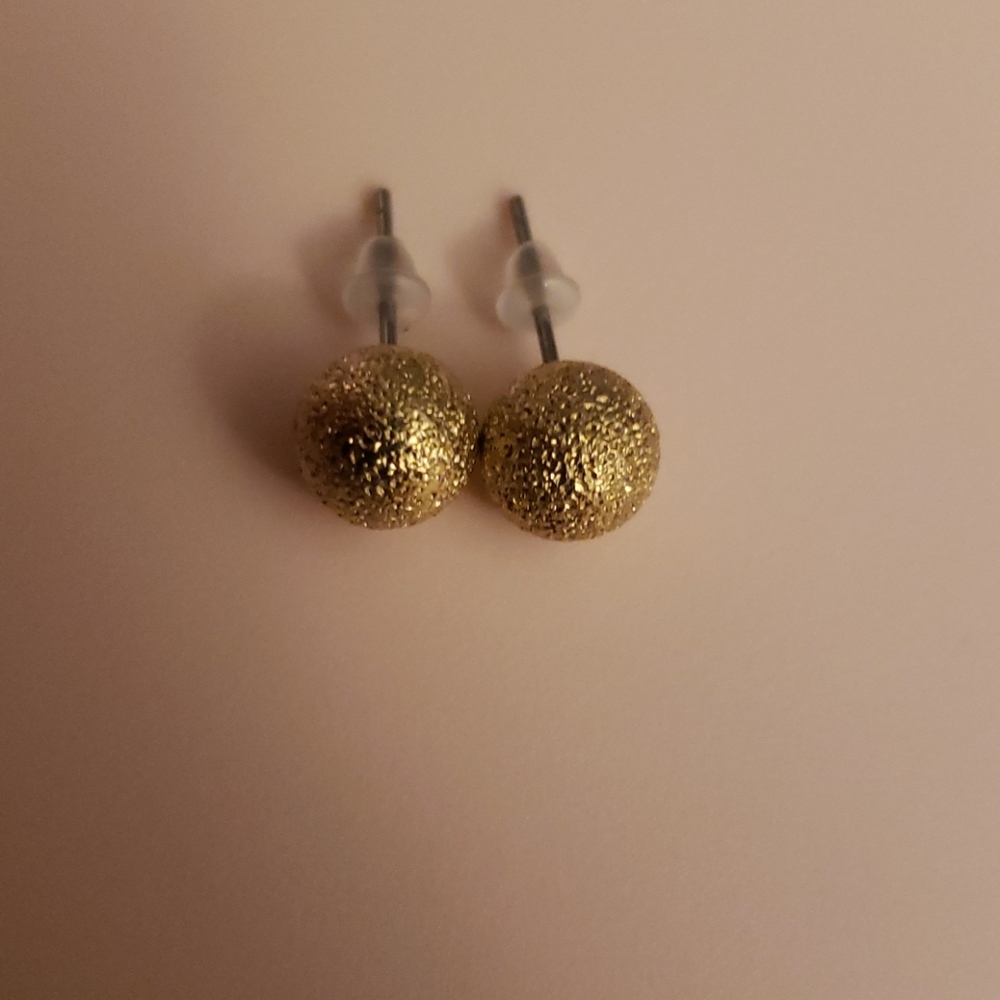 4/$10 Gold textured post earrings